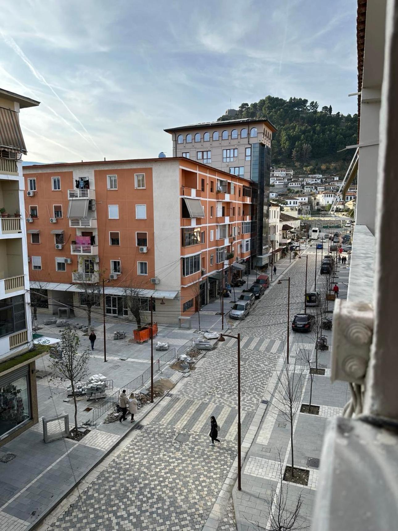 Algen Room'S Berat Exteriér fotografie